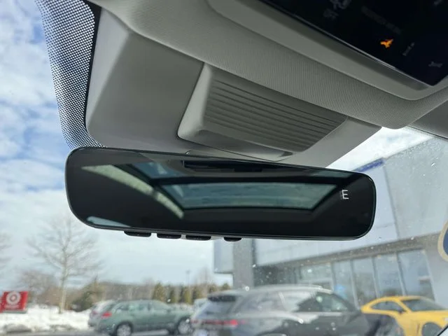2025 Volkswagen Tiguan SE - Photo 28