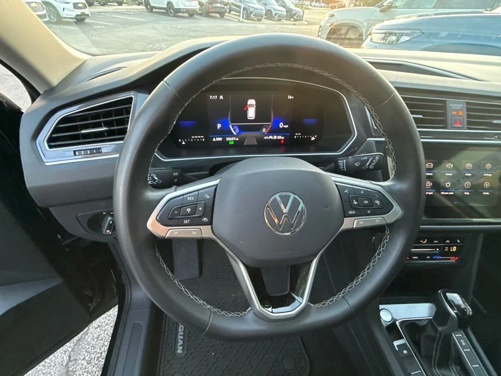 Used 2024 Deep Black Volkswagen 2.0T SE image 21