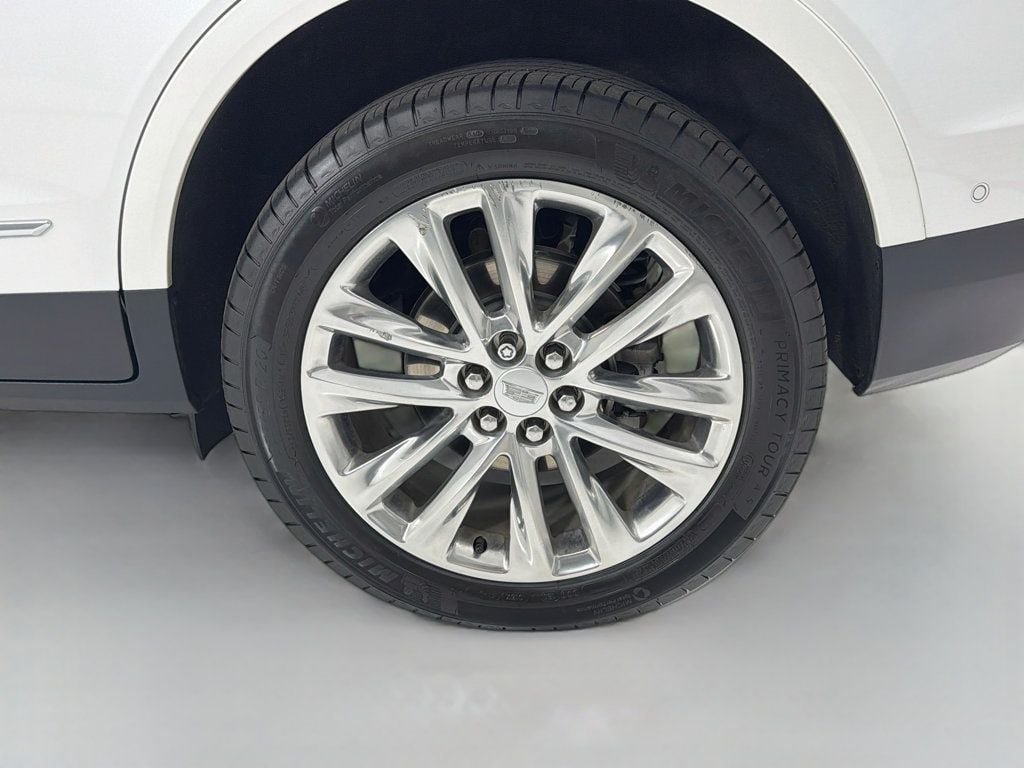 Used 2018 Crystal White Tricoat Cadillac AWD 4dr Platinum image 33
