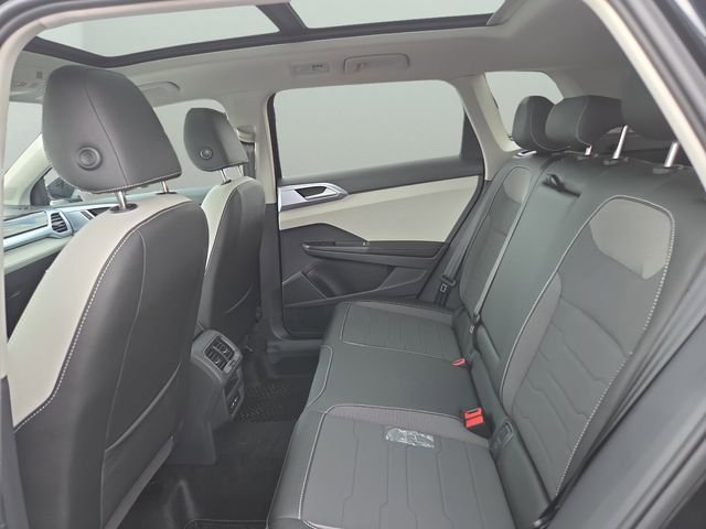 New 2026 Black Volkswagen 1.5T SE image 17