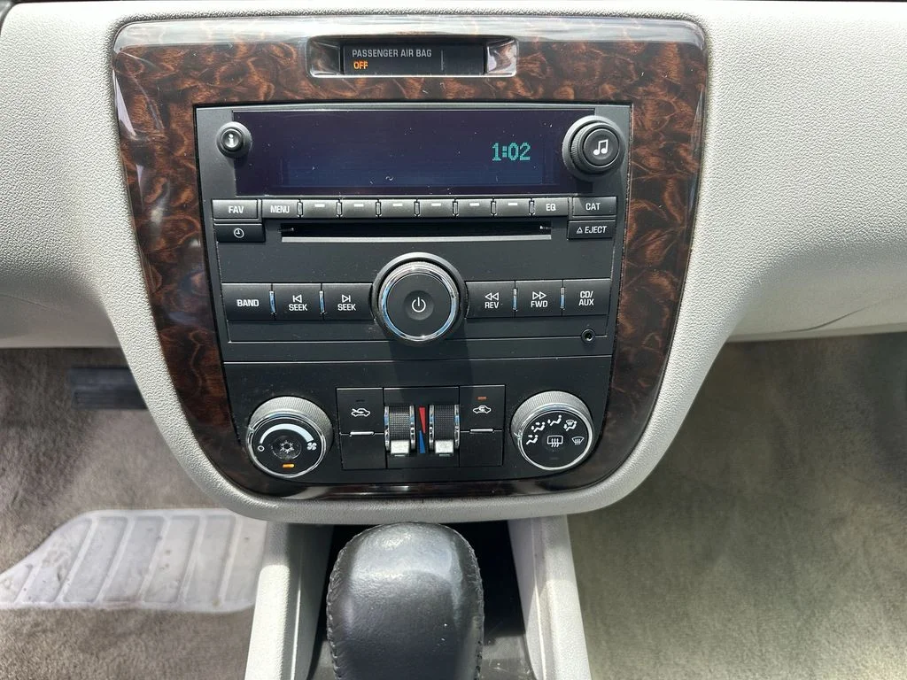 Certified Used 2014 Black Chevrolet LT image 32