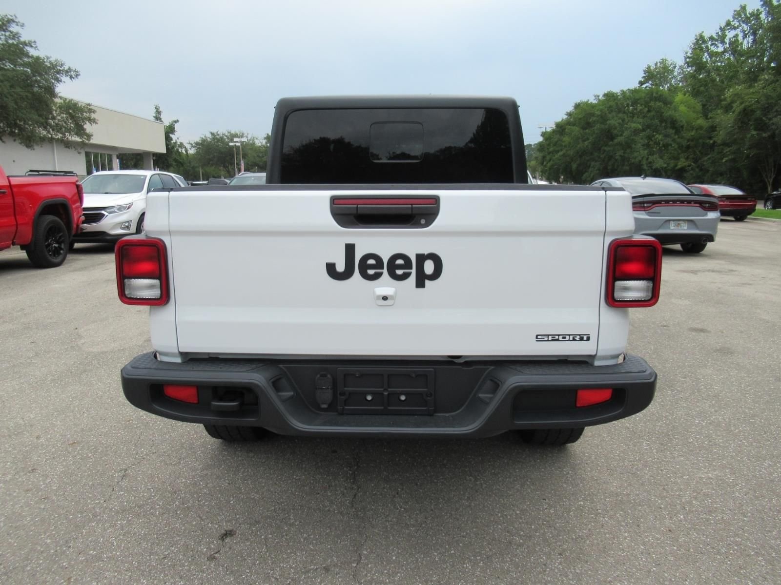 Used 2020 White Jeep Sport image 6