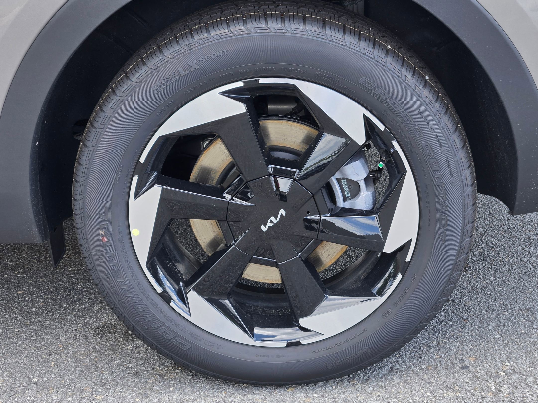 New 2026 Volcanic Sand Kia EX image 17