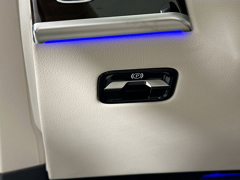 New 2026 MANUFAKTUR Moonlight White Metallic Mercedes-Benz S 500 image 10