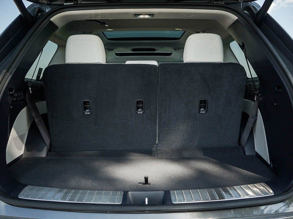 New 2026 Abyss Black Pearl Hyundai Calligraphy AWD image 8
