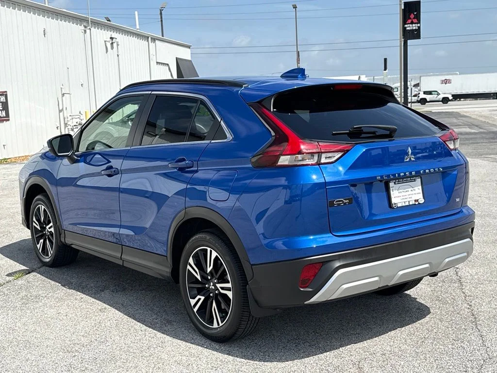 Used 2024 Blue Mitsubishi SE image 6