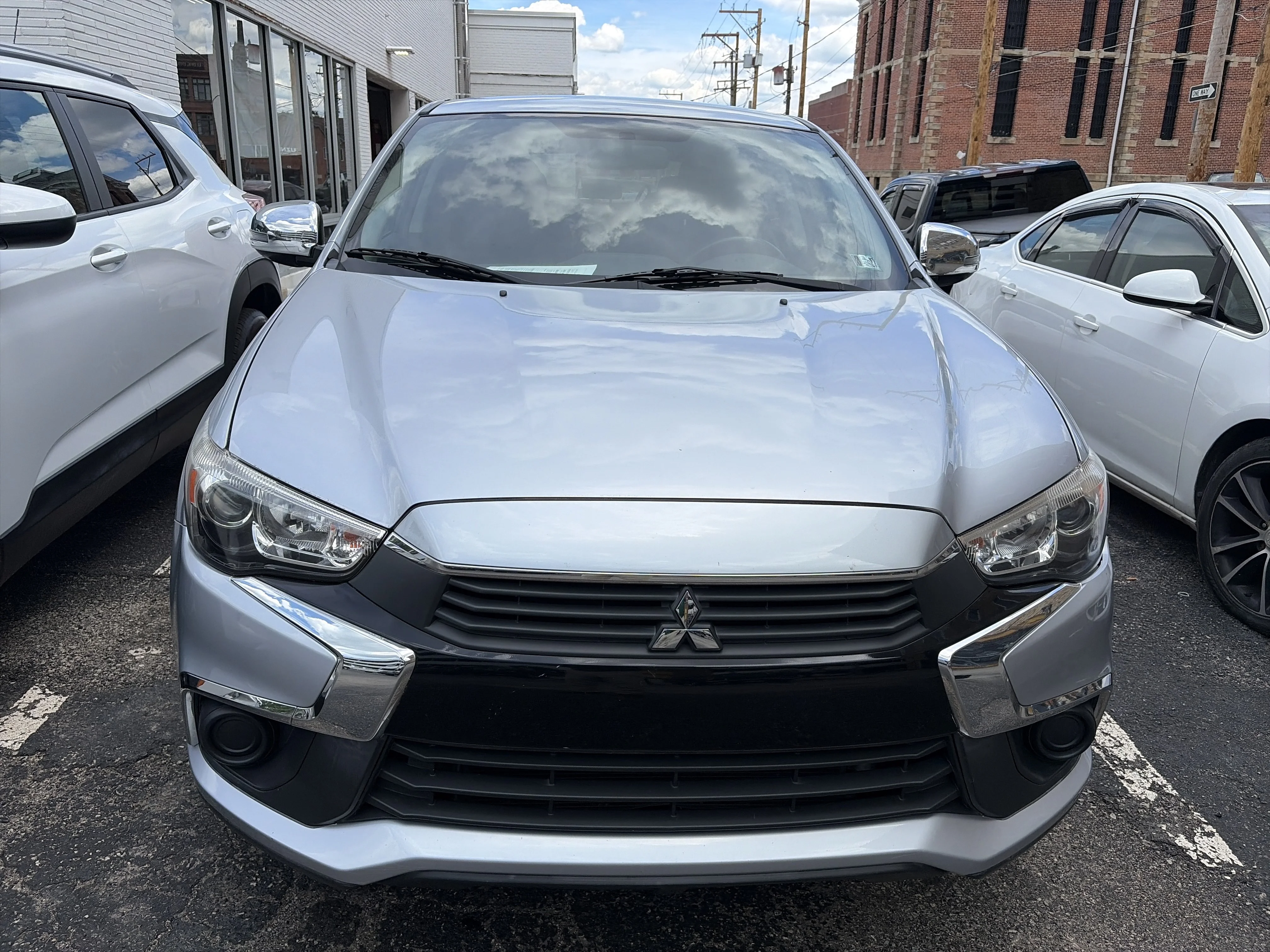 Used 2017 Cool Silver Metallic Mitsubishi LE 2.0 image 4