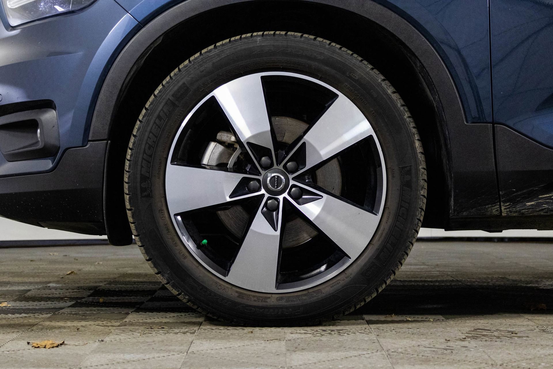 2021 VOLVO XC40 - Image 43