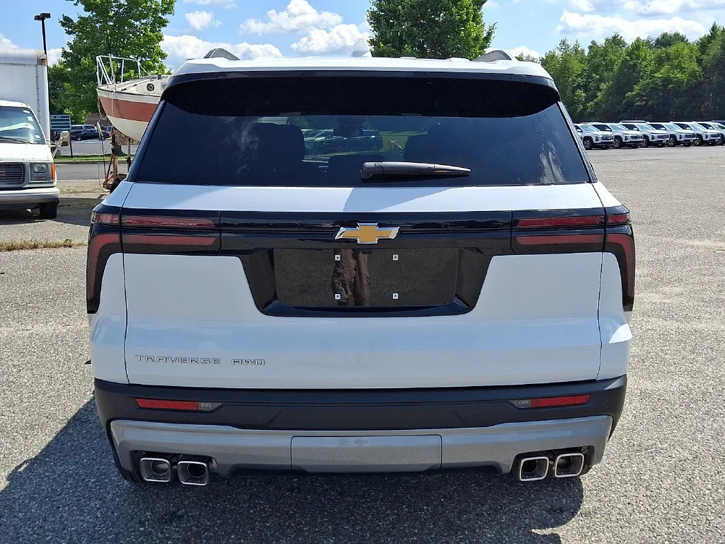 New 2027 Summit White Chevrolet LT image 7