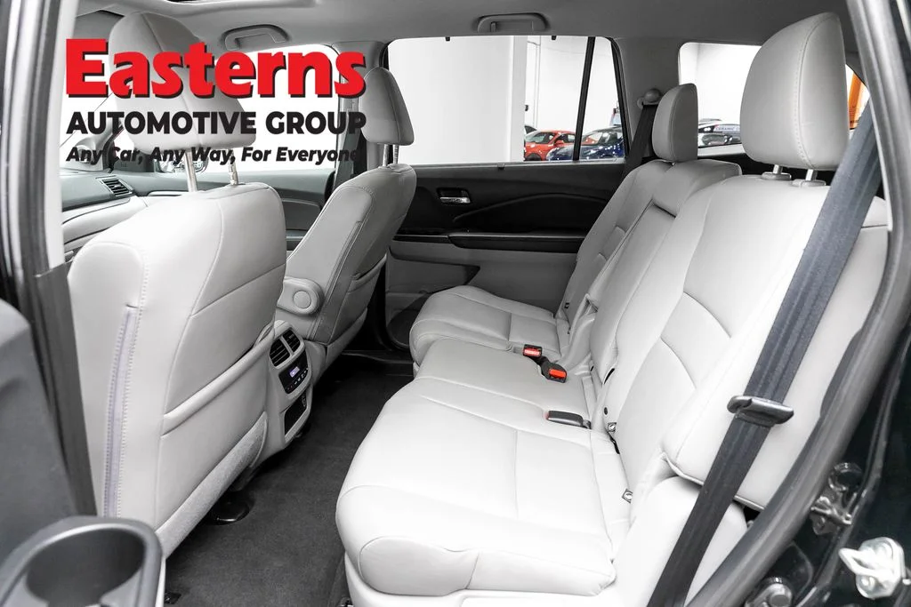 Used 2019 Black Honda EX-L image 21