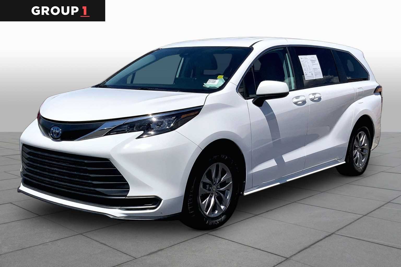 2024 Toyota Sienna LE