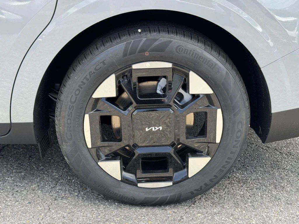 New 2026 White Kia EX image 12