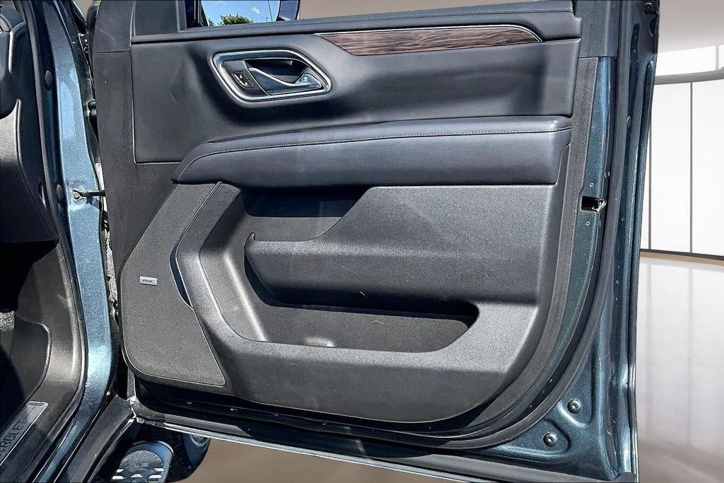Used 2021 Gray Chevrolet Z71 image 19