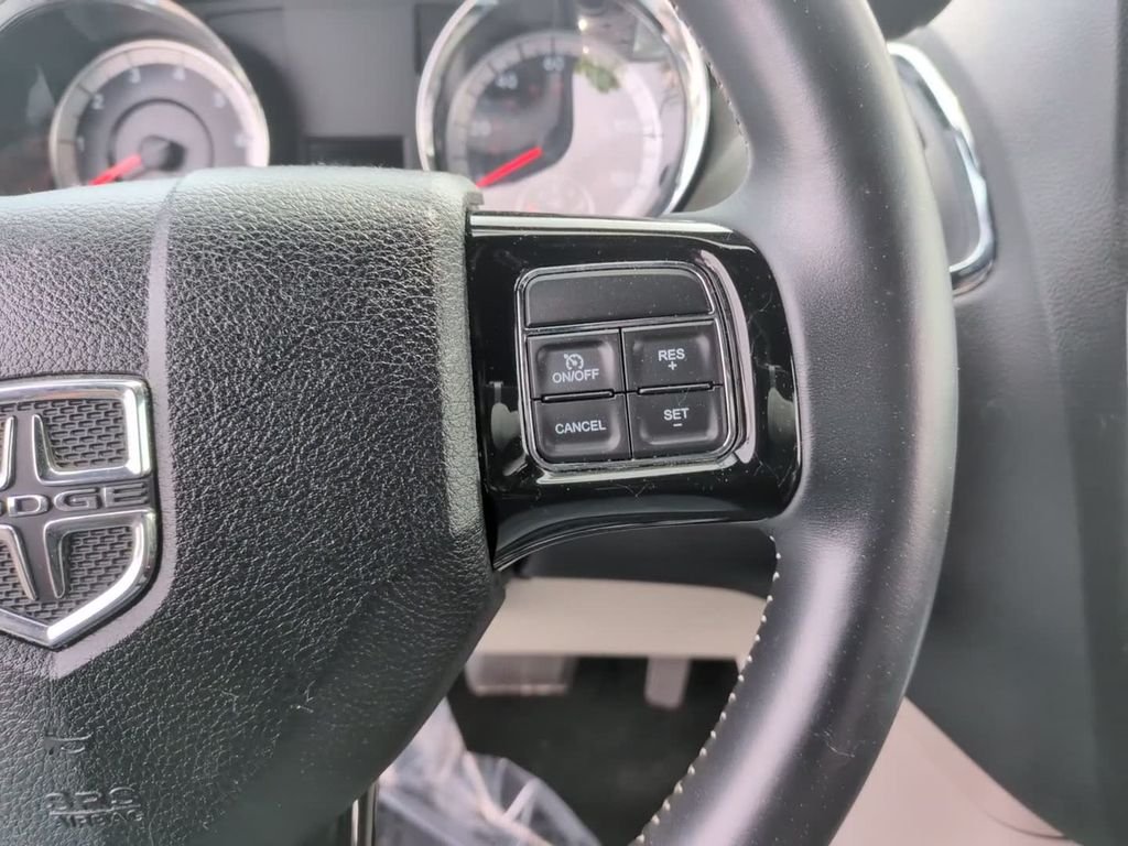 Used 2018 White Dodge SXT image 20