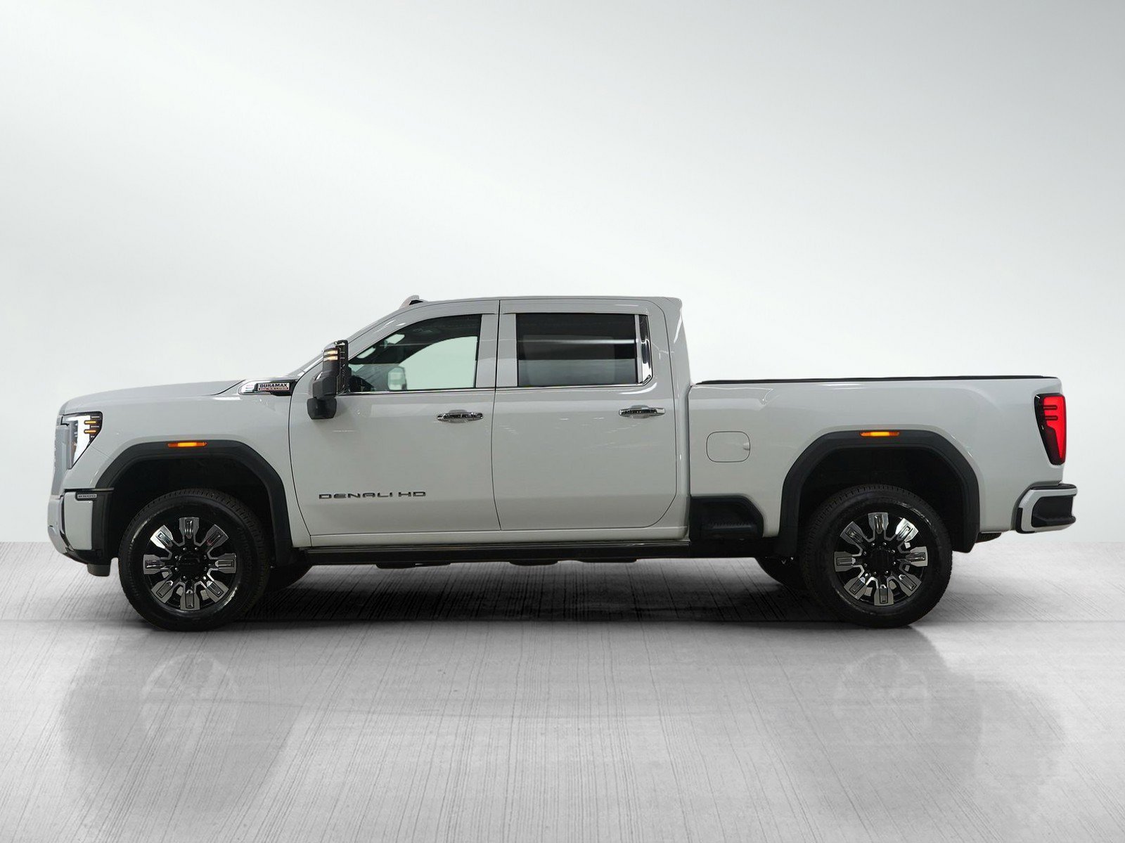 Used 2024 GMC Sierra 2500HD Denali with VIN 1GT19REY0RF427542 for sale in Roseville, Minnesota