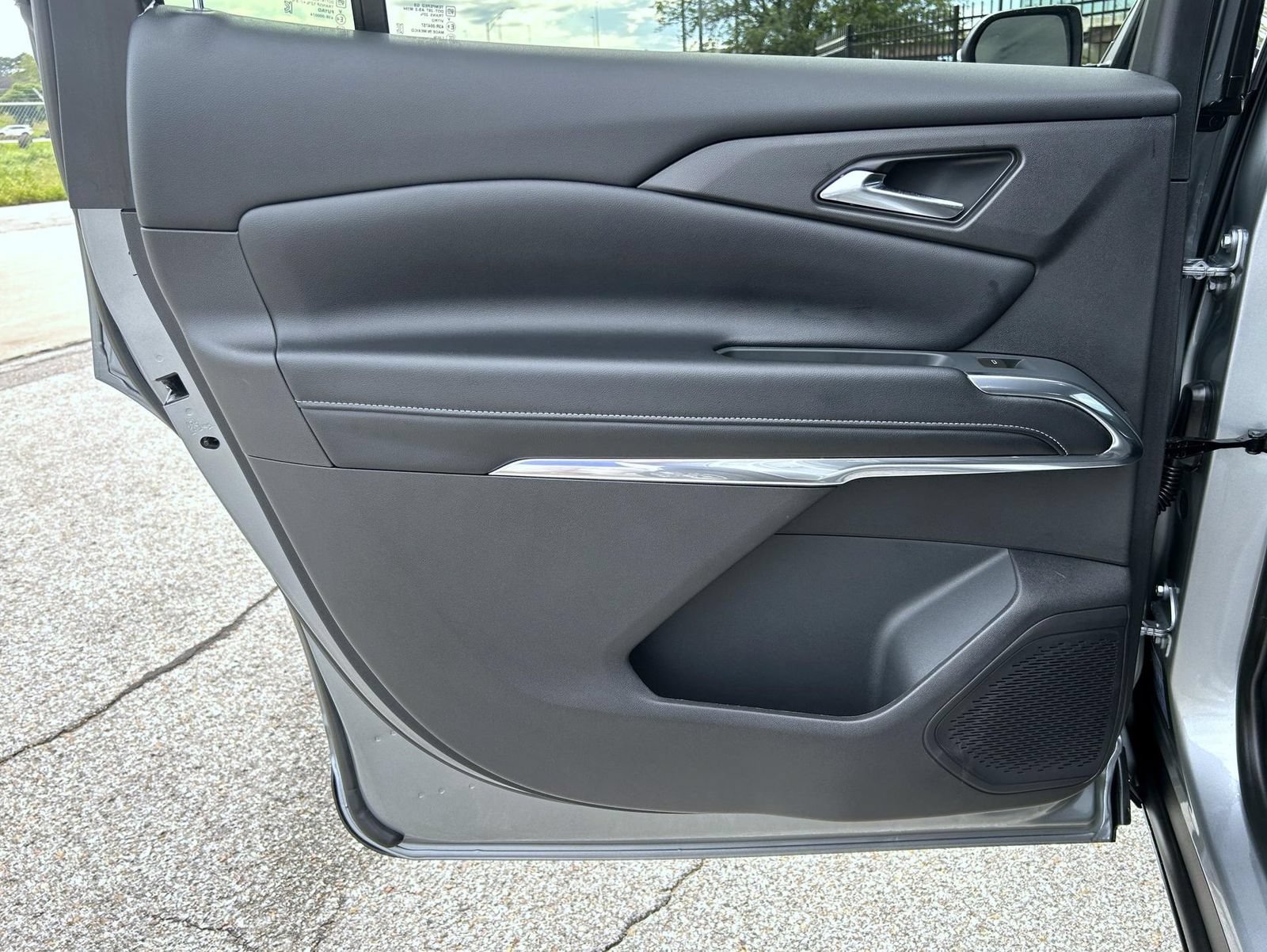 2027 Chevrolet Traverse LT - Photo 17
