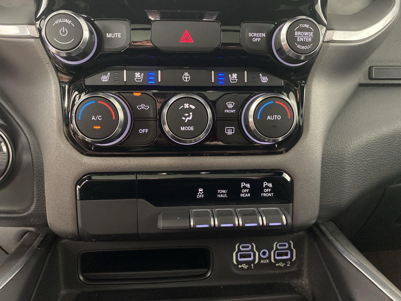 Used 2021 Diamond Black Crystal Pearlcoat Ram Laramie image 20