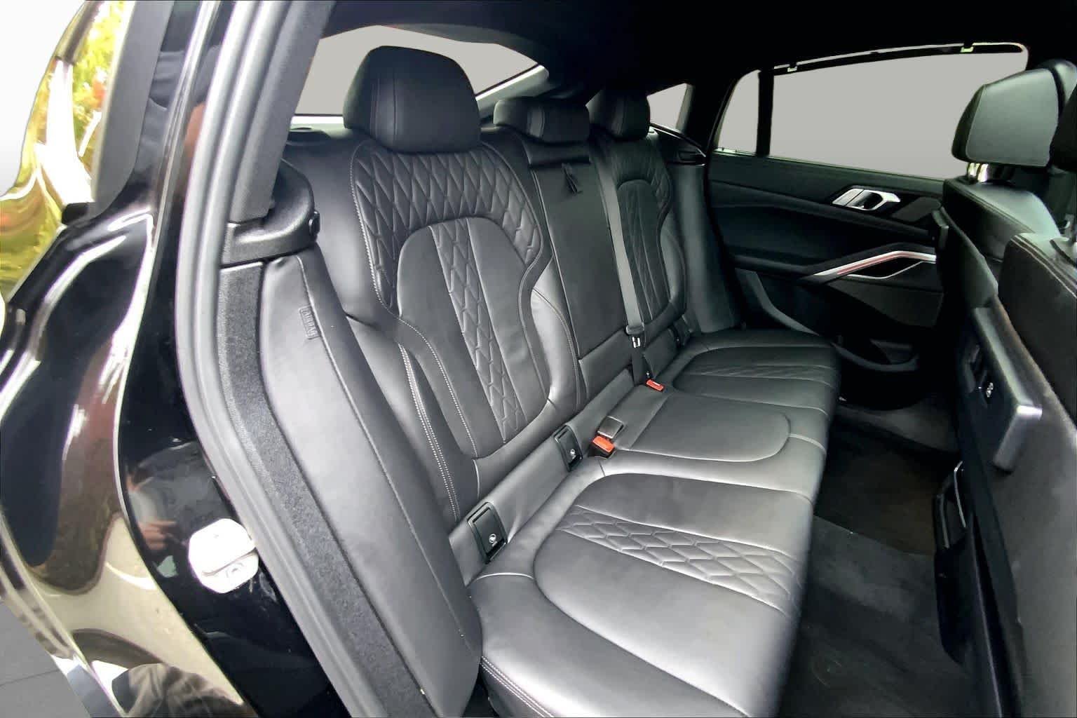 Used 2023 Black Sapphire Metallic BMW xDrive40i image 19
