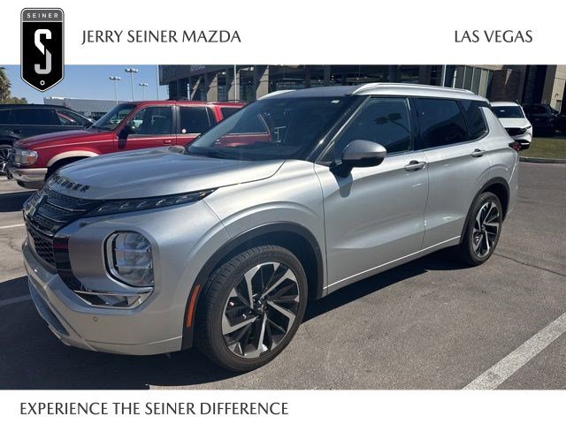 2023 Mitsubishi Outlander SEL 2WD's photo
