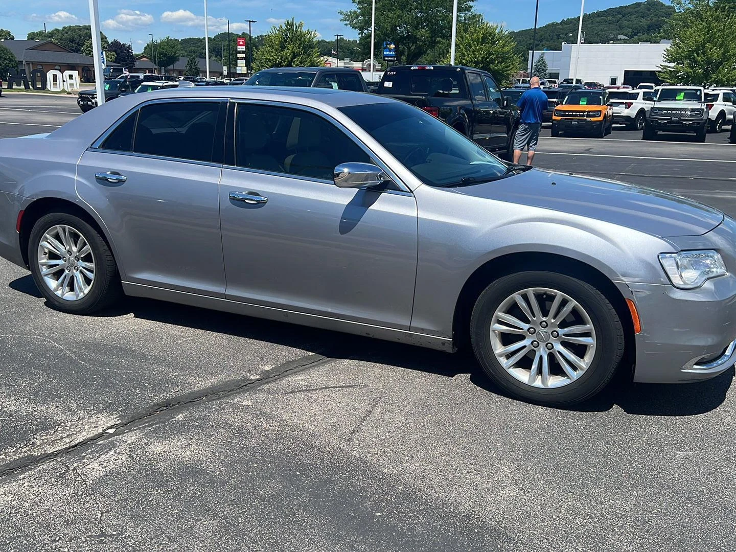 Used 2016 Billet Silver Metallic Clearcoat Chrysler 300C image 3