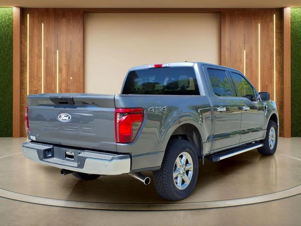 Used 2025 Gray Ford XLT image 32