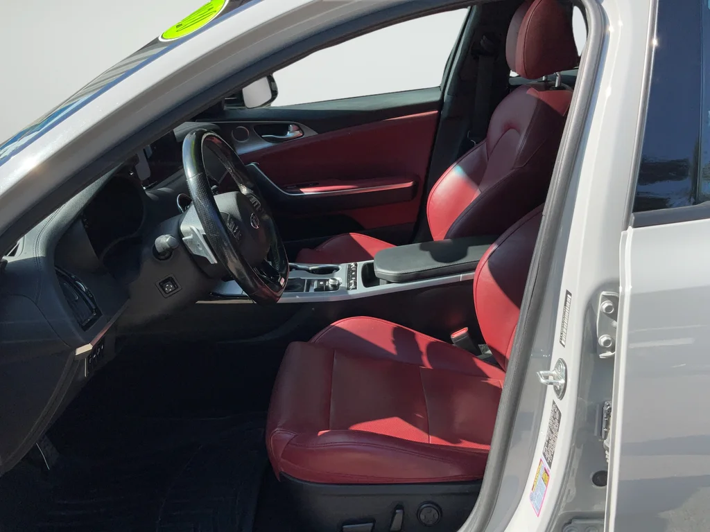 Used 2020 White Kia GT1 image 10
