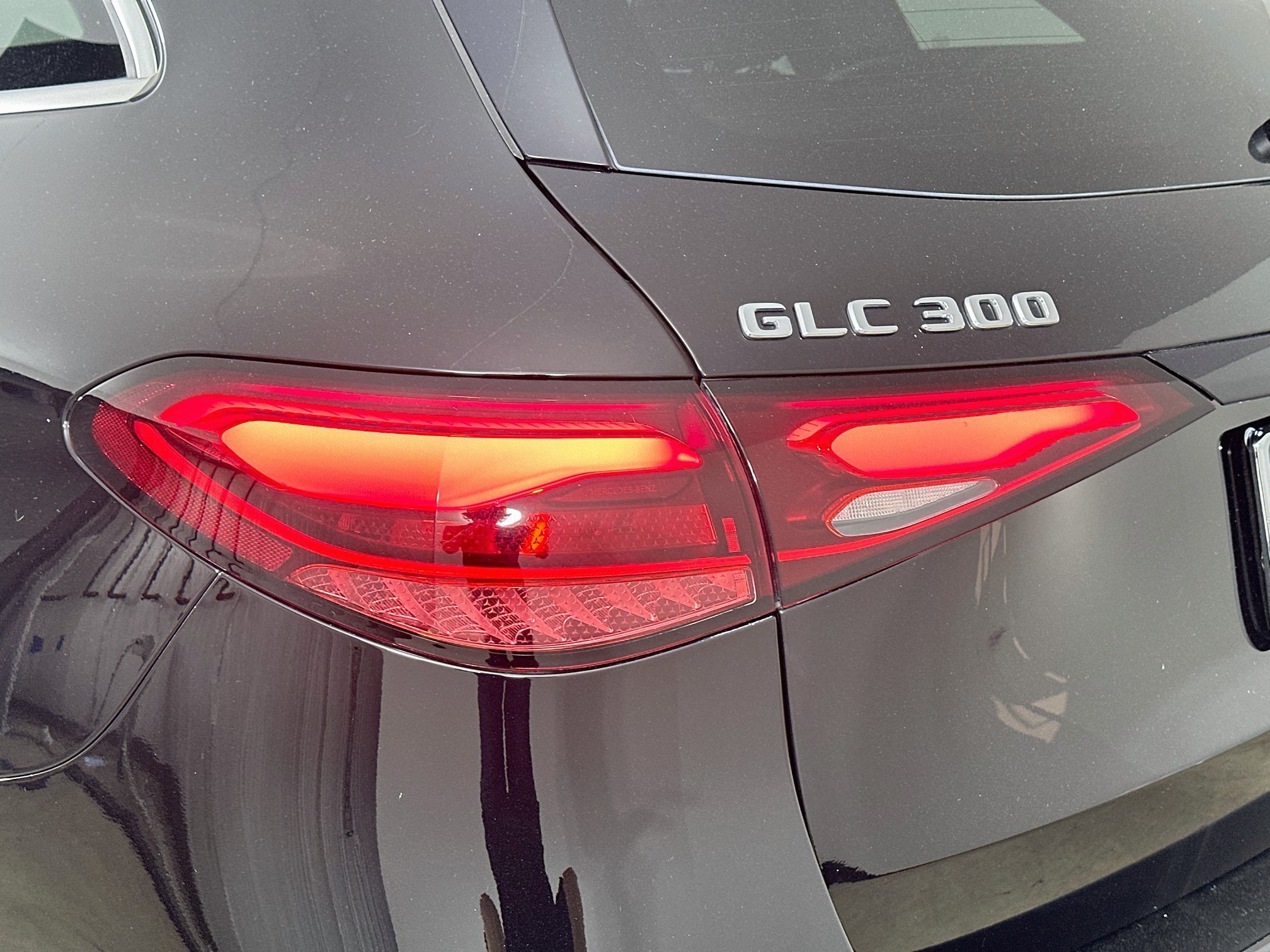 Used 2023 Black Mercedes-Benz GLC 300 image 39