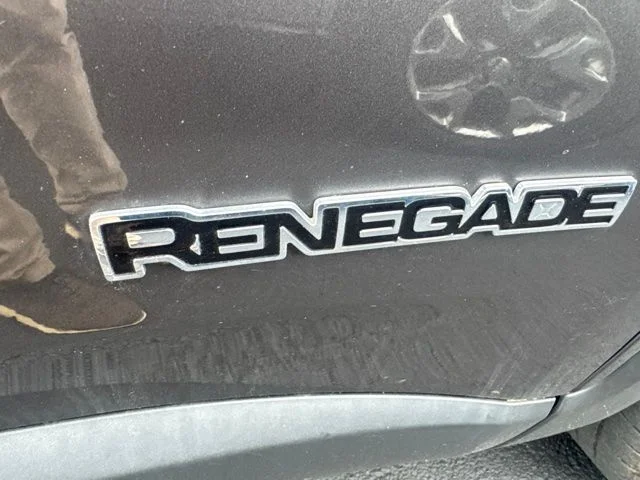 Used 2018 Gray Jeep Latitude image 11