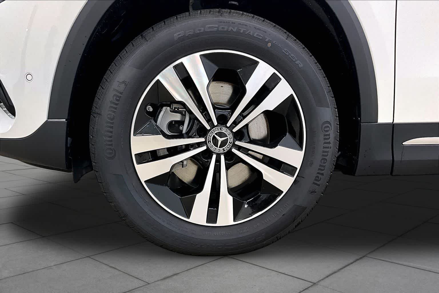 New 2026 Polar White Mercedes-Benz GLA 250 image 11