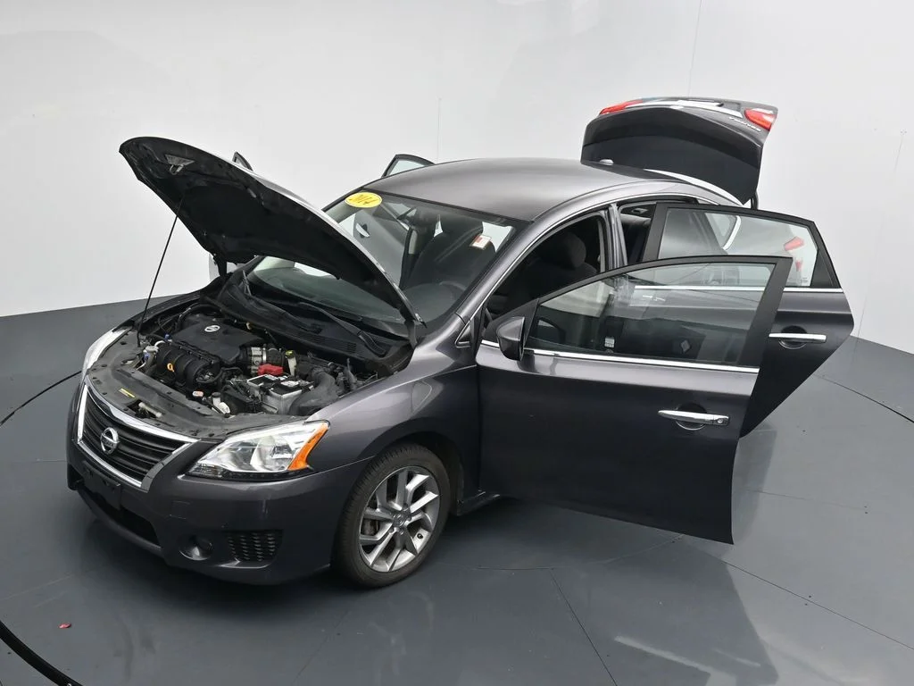 Used 2014 Gray Nissan SR image 36