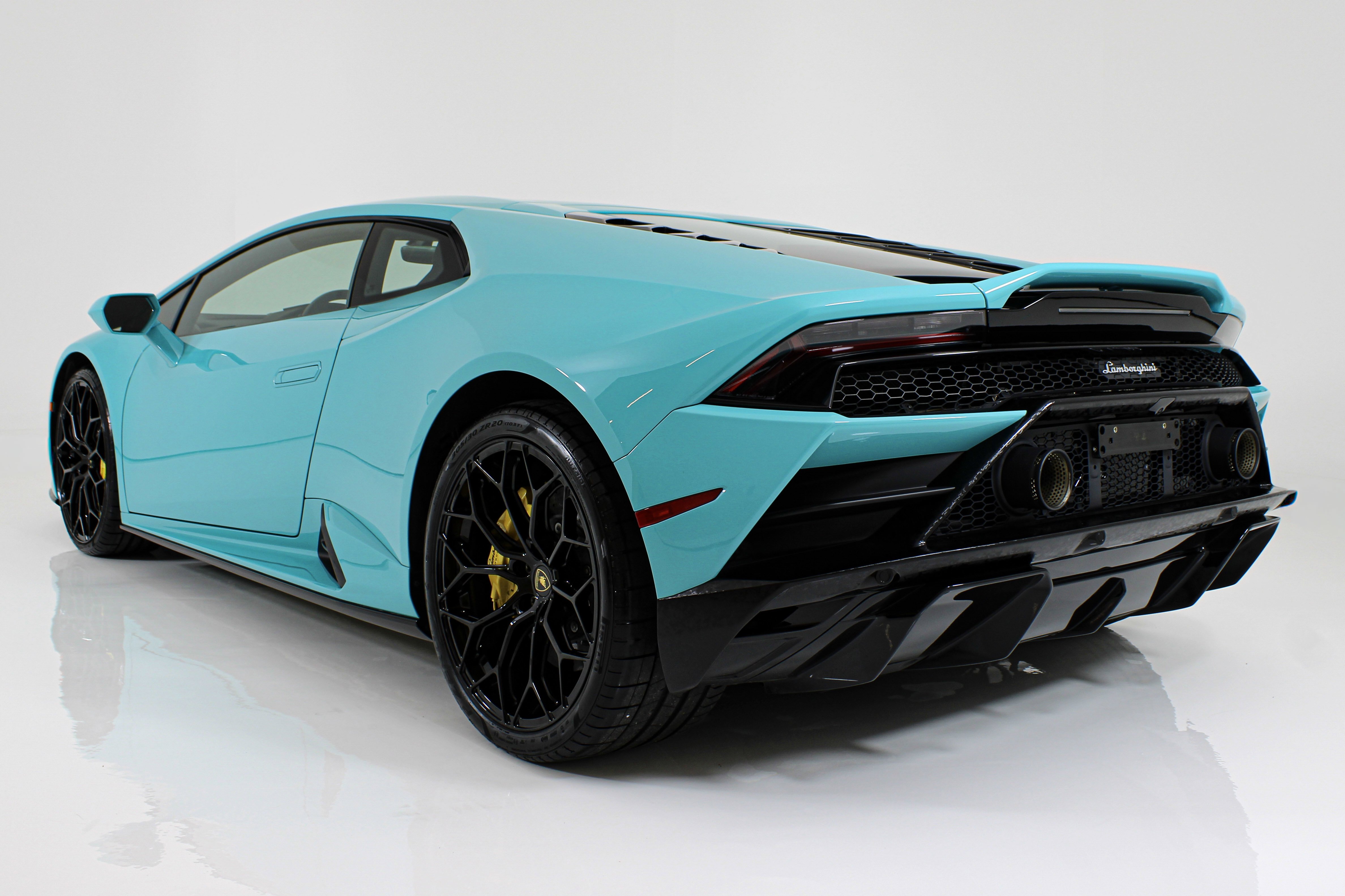 Used 2021 Blue Lamborghini  image 3