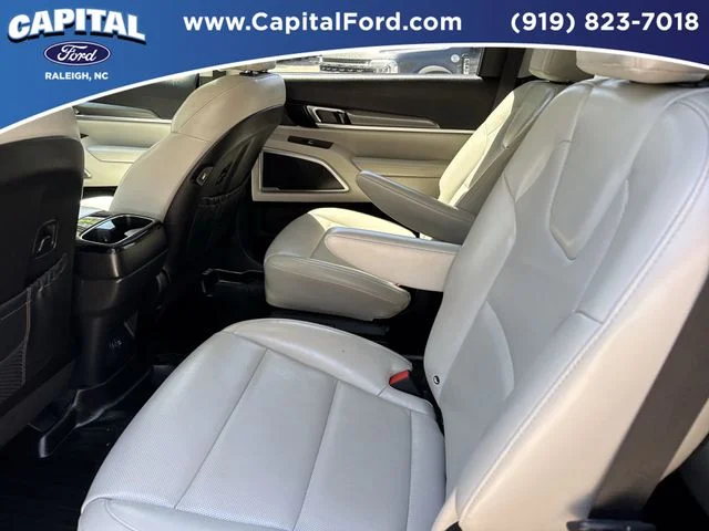 Used 2021 White Kia S image 18