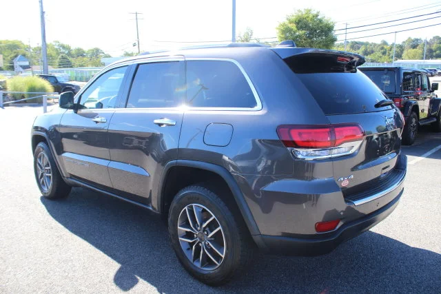 Used 2020 Gray Jeep Limited image 28