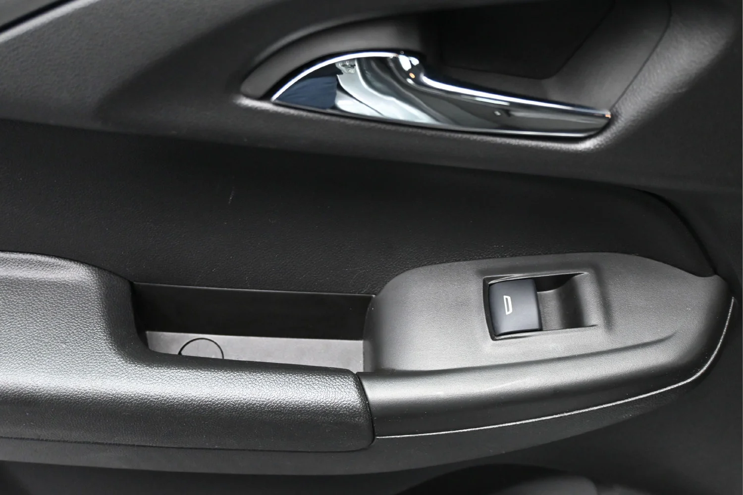 Used 2023 STERLING GRAY METALLIC Chevrolet LS image 25