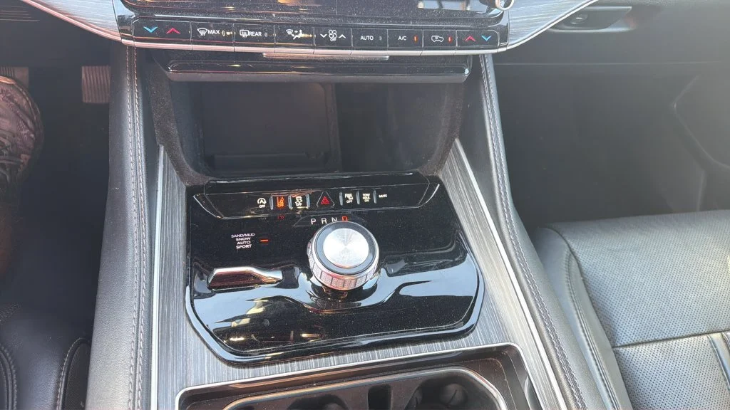 Used 2024 White Jeep Series II image 21