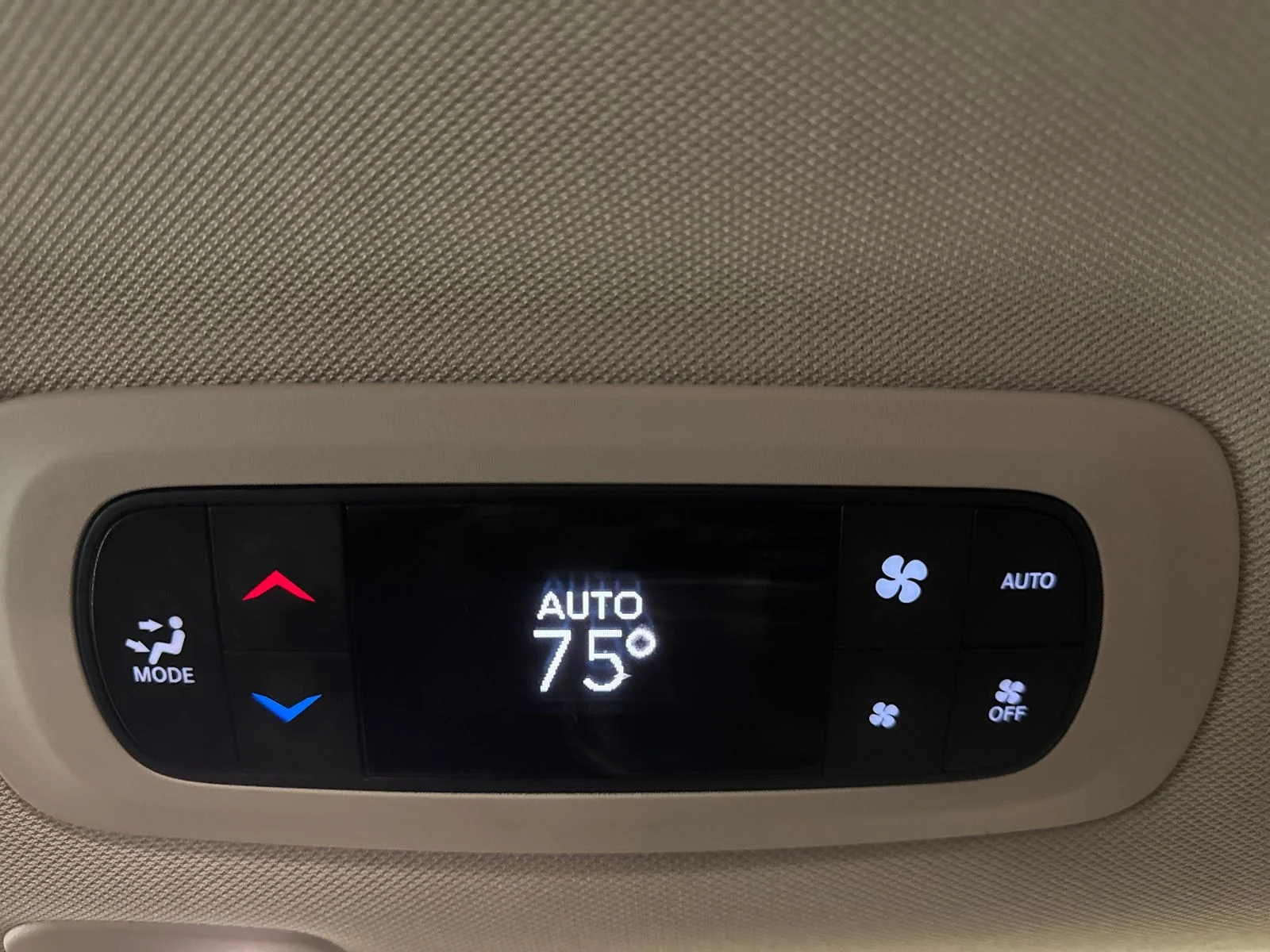 Used 2023 White Chrysler Limited image 21