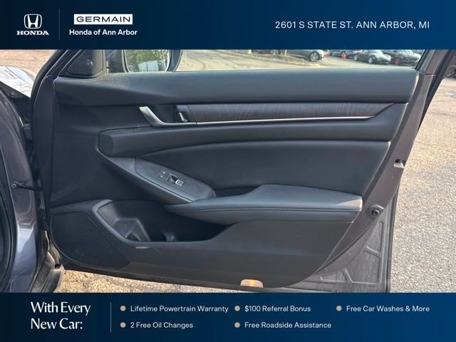 Used 2018 Modern Steel Metallic Honda Touring 2.0T image 15