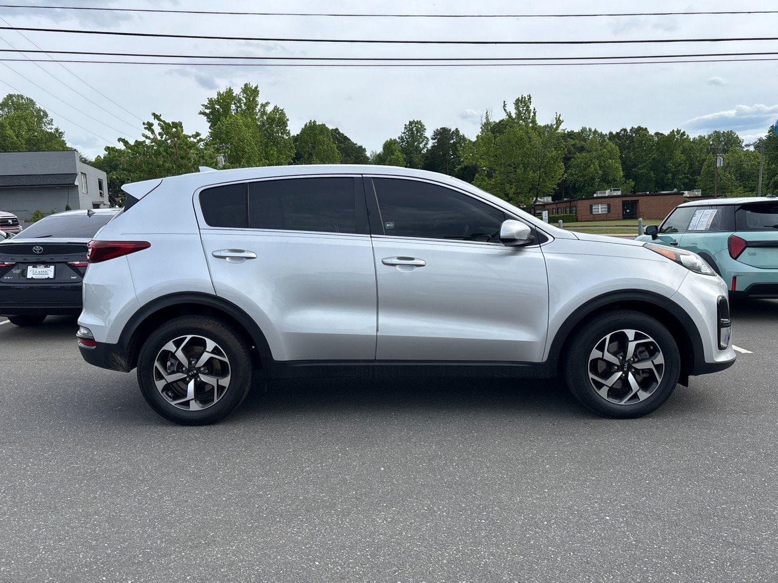 Used 2021 Sparkling Silver Kia LX image 6