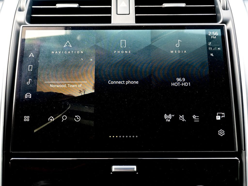Used 2025 Gray Land Rover Dynamic SE image 22