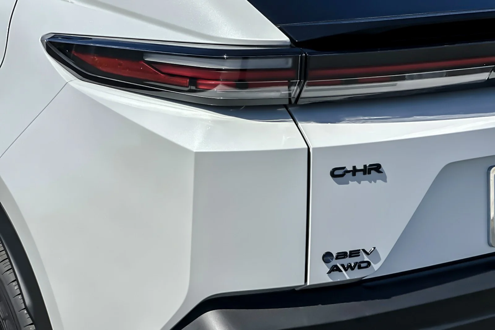 New 2026 Wind Chill Pearl <sup>1</sup> Toyota  SE image 26