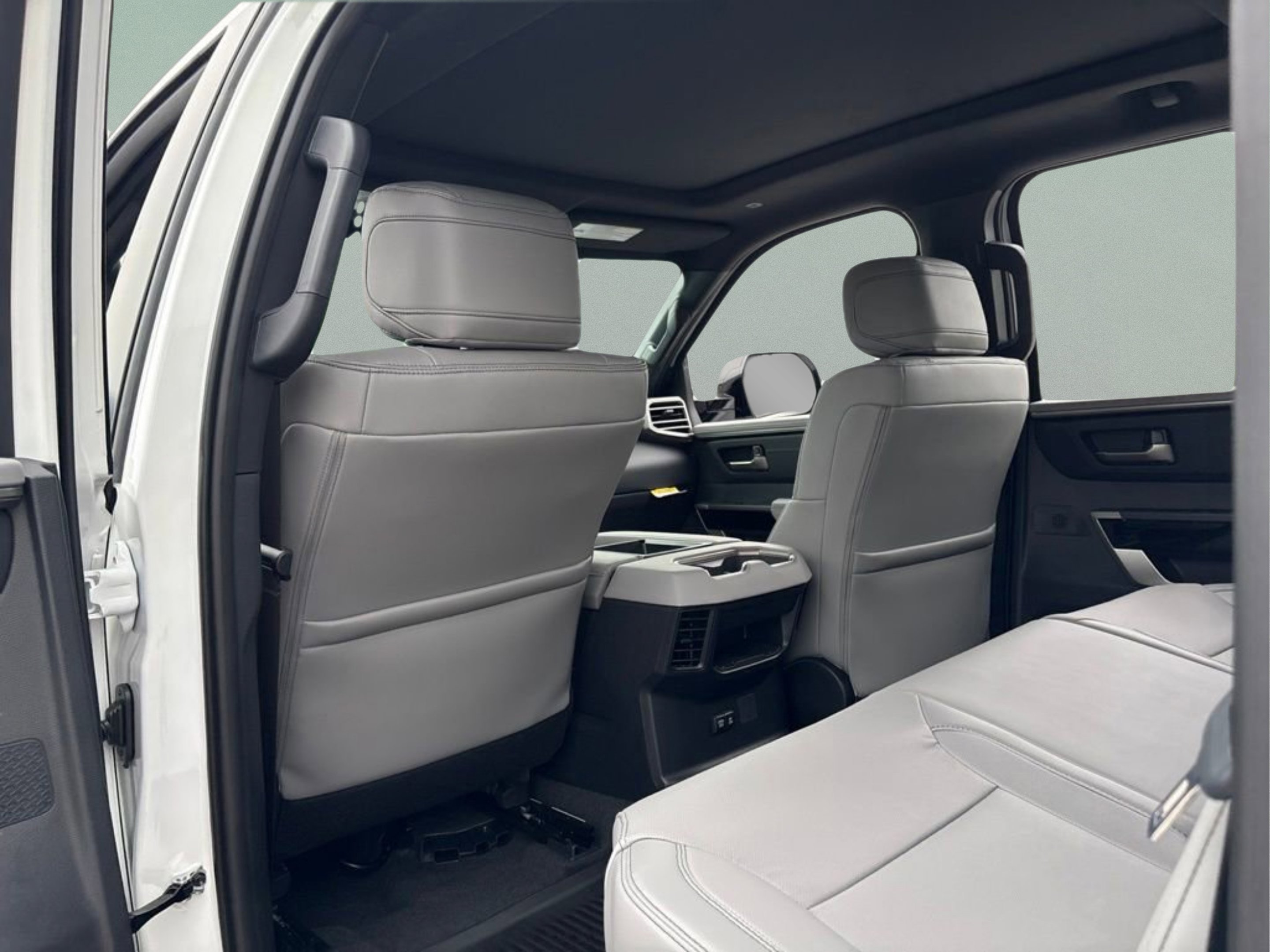 2026 Toyota Tundra Limited - Photo 31