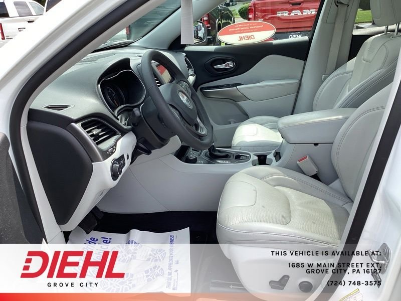 Used 2022 White Jeep Latitude Lux image 28