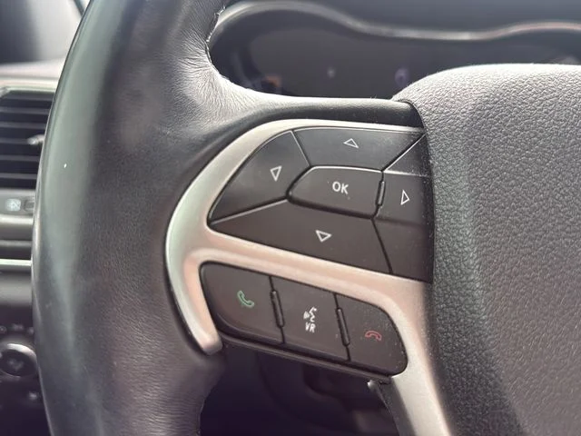 Used 2018 Silver Jeep Limited image 15