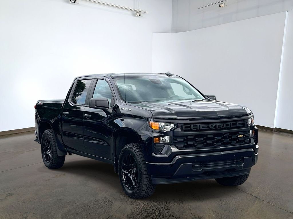 Used 2023 Black Chevrolet Custom image 3