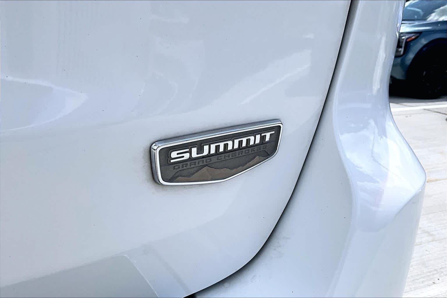 Used 2020 Bright White Clearcoat Jeep Summit image 10