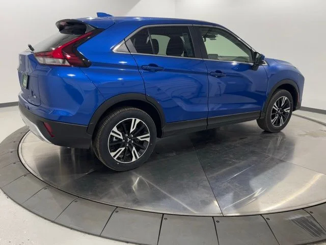 New 2026 Lightning Blue Metallic Mitsubishi SE S-AWC image 5