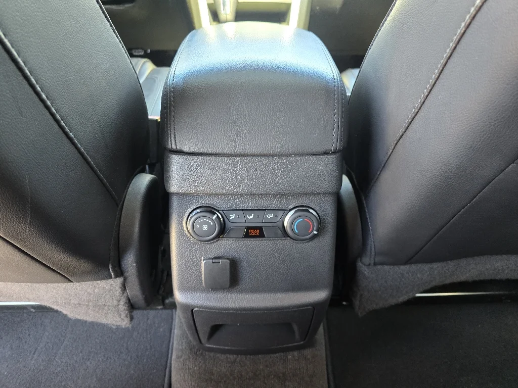 Used 2015 Magnetic Metallic Ford XLT image 28
