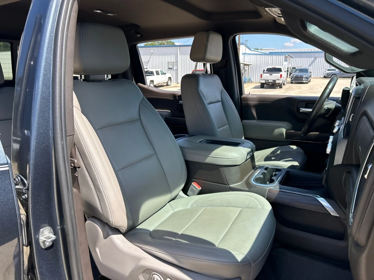 Used 2021 DARK SKY METALLIC GMC SLT image 21