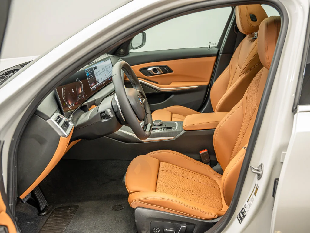 New 2026 Mineral White Metallic BMW 330i xDrive image 21