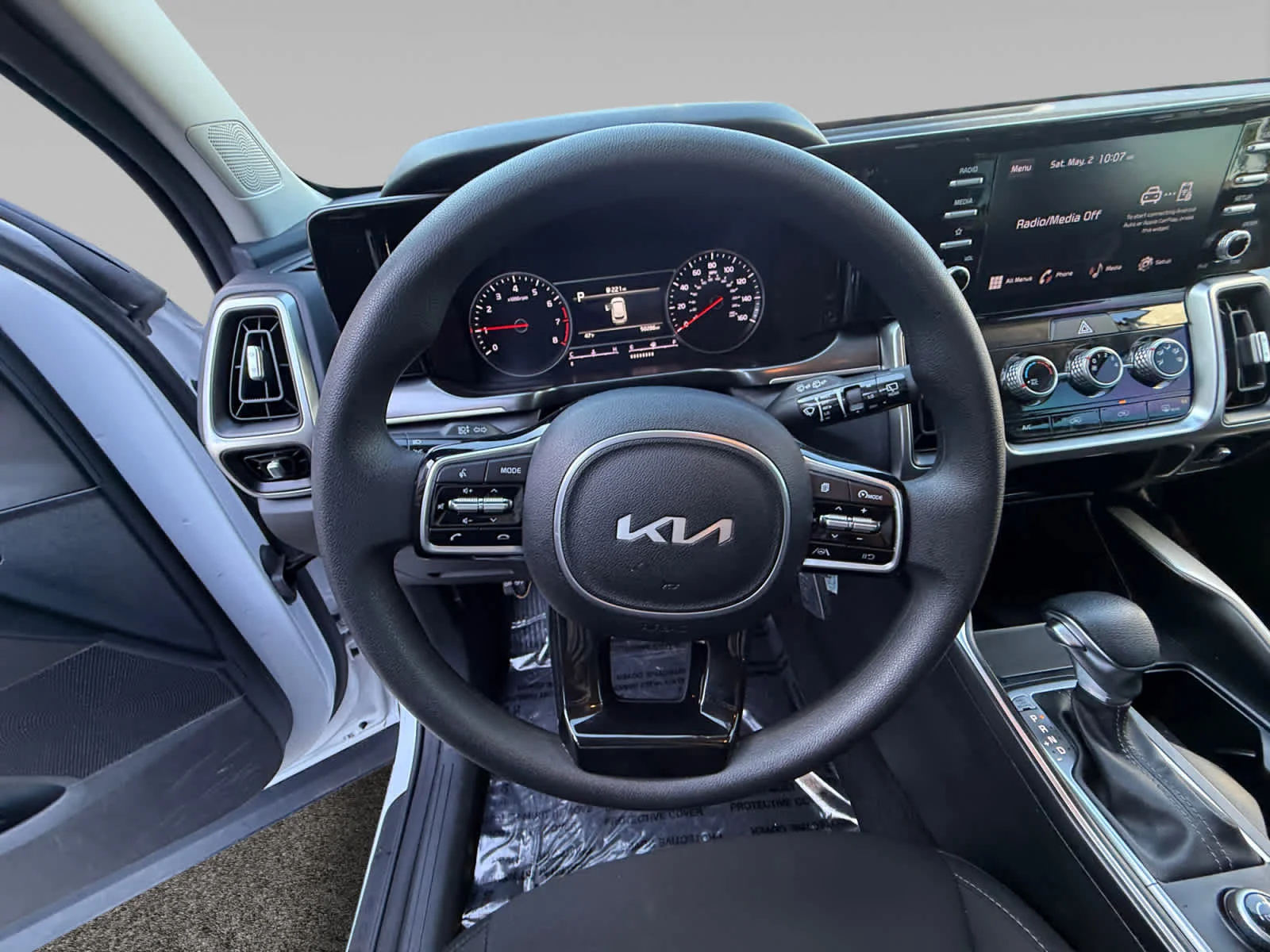 2023 Kia Sorento LX - Photo 12